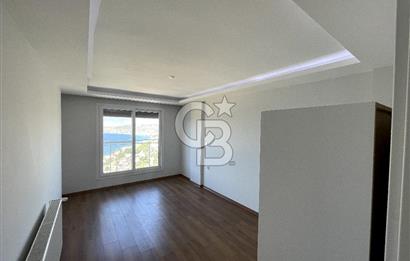 YENİ FOÇA'DA EŞSİZ MANZARALI MÜSTAKİL 4+1 TRİPLEX VİLLA