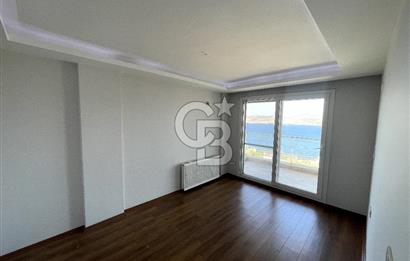 YENİ FOÇA'DA EŞSİZ MANZARALI MÜSTAKİL 4+1 TRİPLEX VİLLA