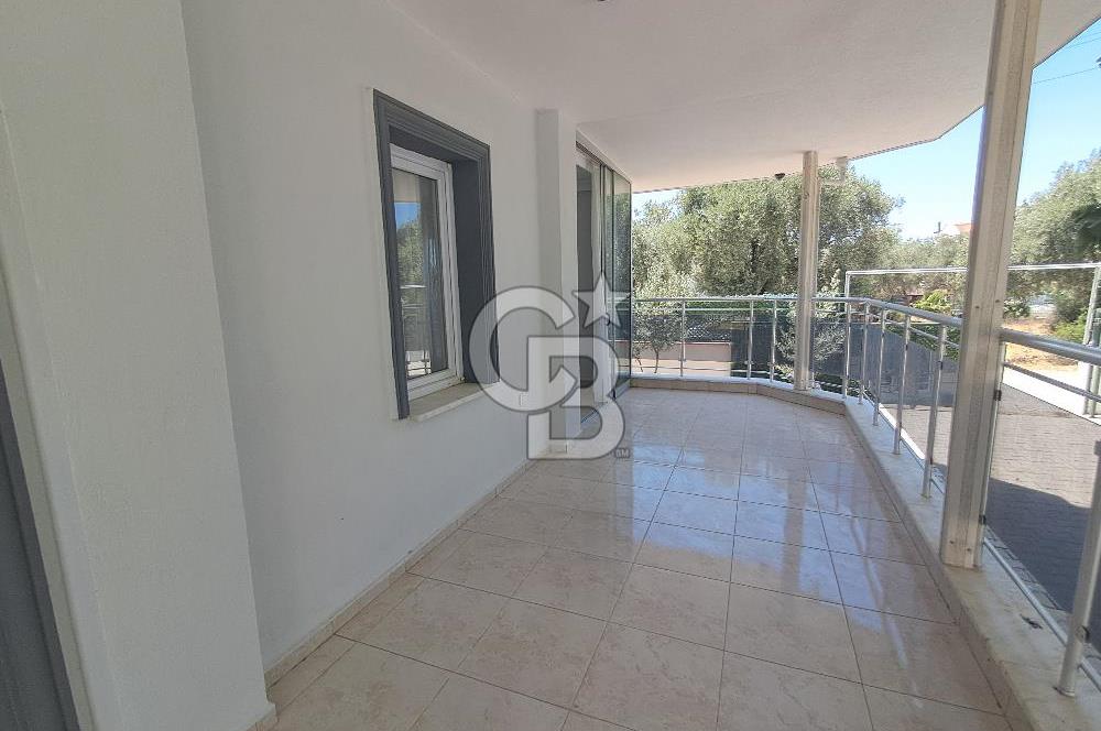 Didim Akbük'de Deniz Manzaralı Bahçeli Teraslı Villa