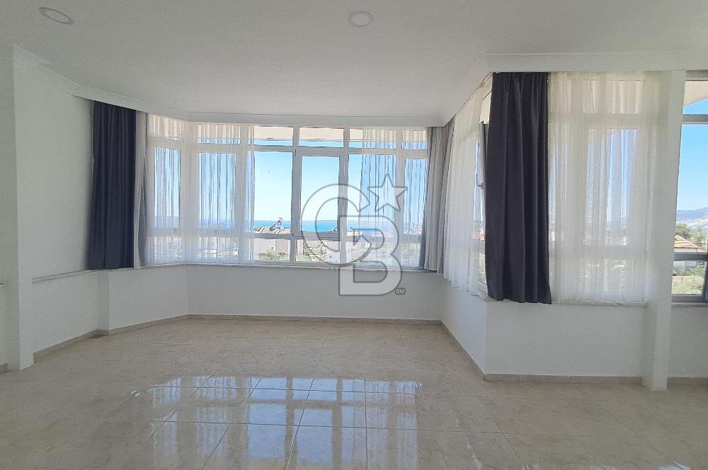 Didim Akbük'de Deniz Manzaralı Bahçeli Teraslı Villa