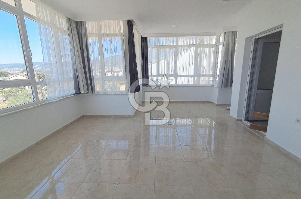Didim Akbük'de Deniz Manzaralı Bahçeli Teraslı Villa