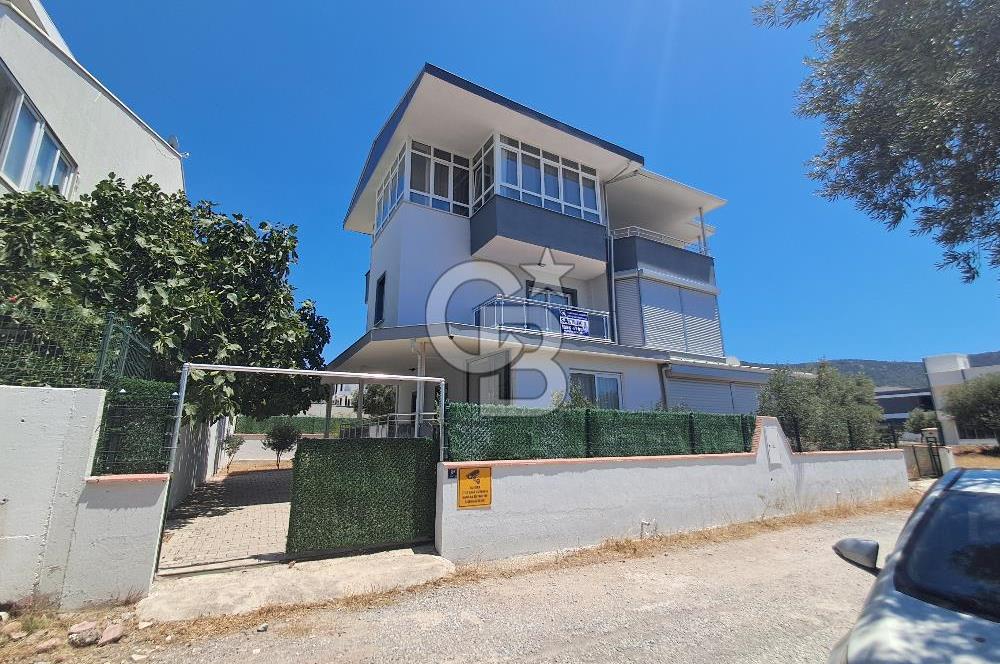 Didim Akbük'de Deniz Manzaralı Bahçeli Teraslı Villa