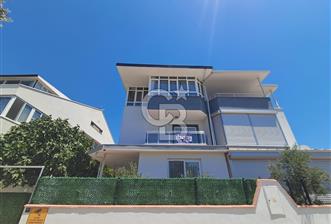Didim Akbük'de Deniz Manzaralı Bahçeli Teraslı Villa