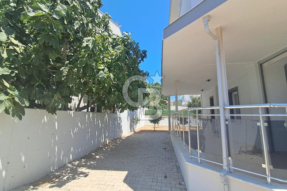 Didim Akbük'de Deniz Manzaralı Bahçeli Teraslı Villa
