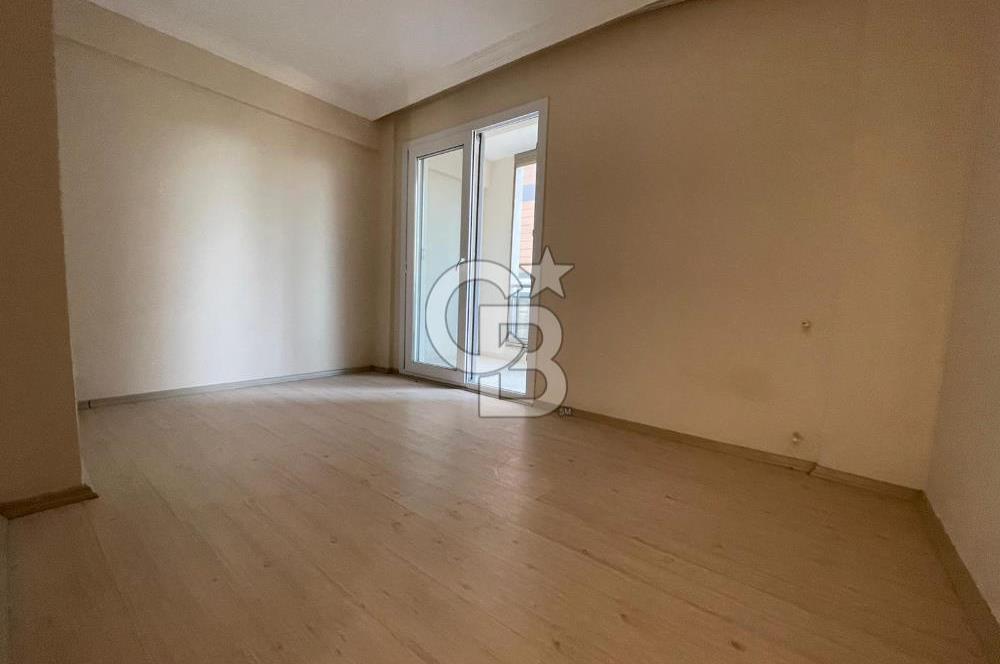 SEYREK’TE CAM BALKONLU CADDEÜSTÜ 2+1 ARAKAT KİRALIK DAİRE