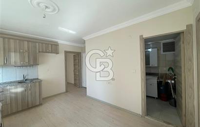 SEYREK’TE CAM BALKONLU CADDEÜSTÜ 2+1 ARAKAT KİRALIK DAİRE
