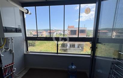 ÇANAKKALE ÇARDAK'TA DENİZ MANZARALI FULL EŞYALI 1+1 KİRALIK DAİRE