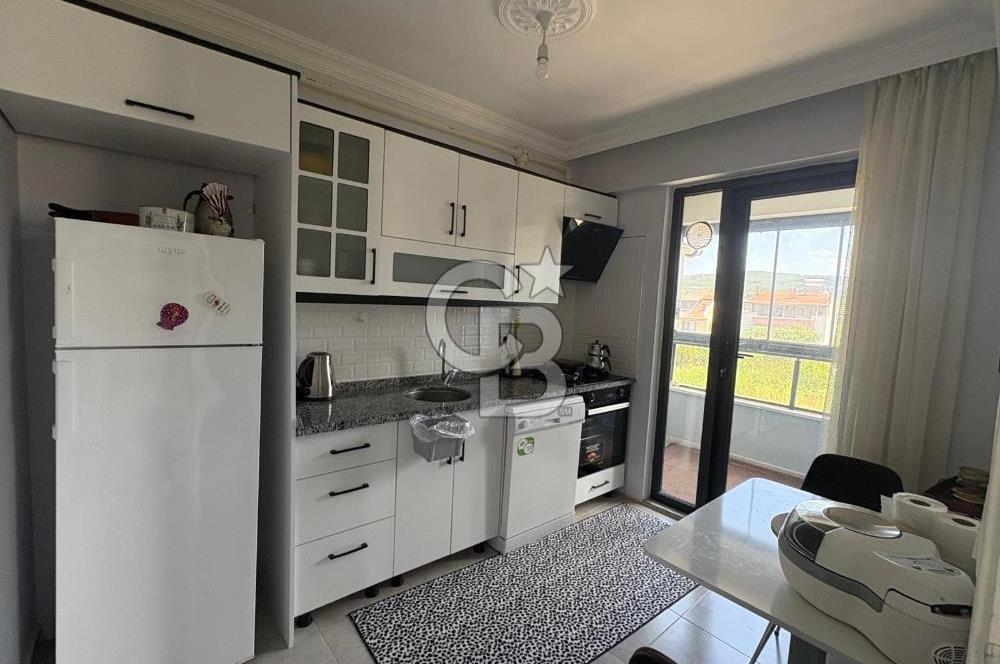 ÇANAKKALE ÇARDAK'TA DENİZ MANZARALI FULL EŞYALI 1+1 KİRALIK DAİRE