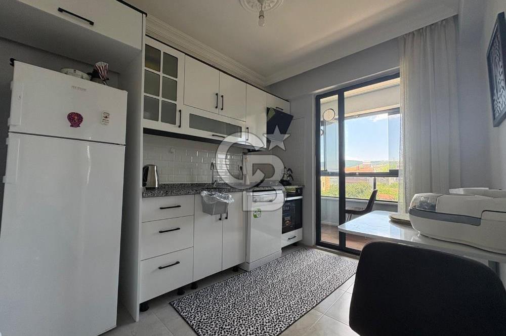 ÇANAKKALE ÇARDAK'TA DENİZ MANZARALI FULL EŞYALI 1+1 KİRALIK DAİRE