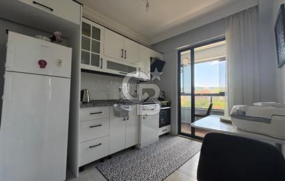 ÇANAKKALE ÇARDAK'TA DENİZ MANZARALI FULL EŞYALI 1+1 KİRALIK DAİRE