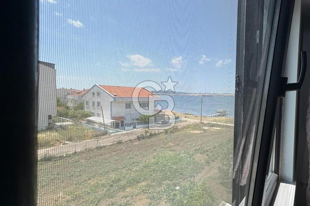 ÇANAKKALE ÇARDAK'TA DENİZ MANZARALI FULL EŞYALI 1+1 KİRALIK DAİRE