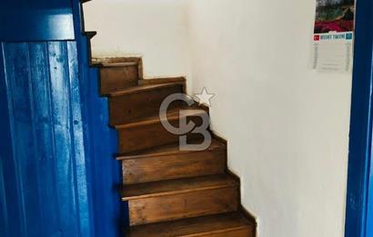 ALİAĞA AŞAĞIŞAKRAN'DA DENİZ MANZARALI TARİHİ TAŞ DUBLEKS EV