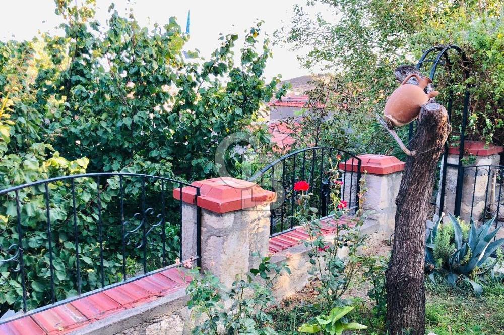 ALİAĞA AŞAĞIŞAKRAN'DA DENİZ MANZARALI TARİHİ TAŞ DUBLEKS EV
