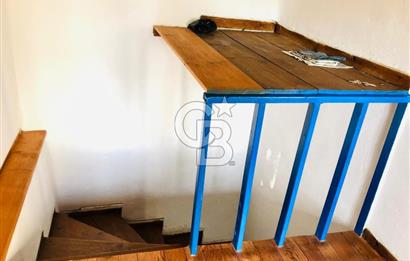 ALİAĞA AŞAĞIŞAKRAN'DA DENİZ MANZARALI TARİHİ TAŞ DUBLEKS EV
