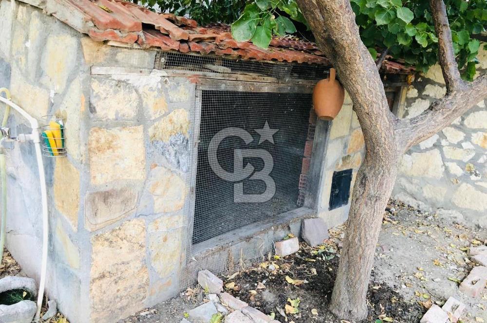 ALİAĞA AŞAĞIŞAKRAN'DA DENİZ MANZARALI TARİHİ TAŞ DUBLEKS EV