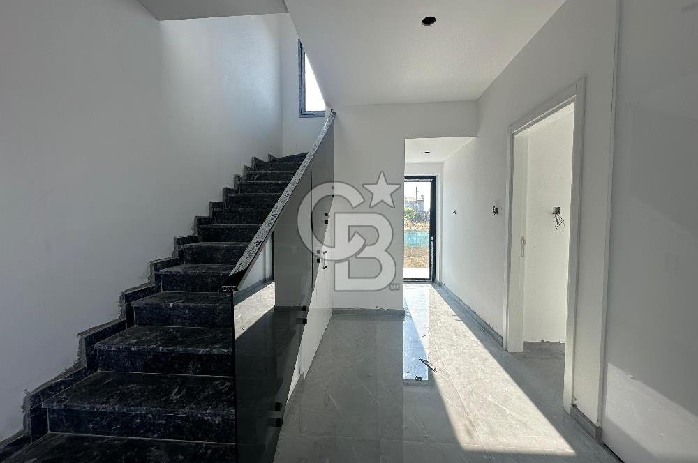 Gönyeli'de Satılık 4+1 Fırsat Tam Müstakil Havuzlu Villa !!!