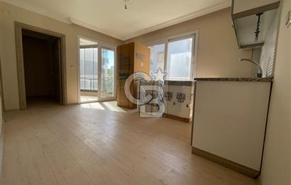 SEYREK’TE CAM BALKONLU CADDEÜSTÜ 2+1 ARAKAT KİRALIK DAİRE