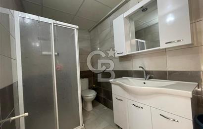 SEYREK’TE CAM BALKONLU CADDEÜSTÜ 2+1 ARAKAT KİRALIK DAİRE