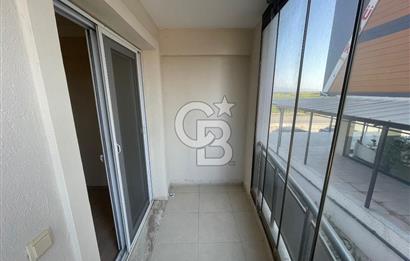 SEYREK’TE CAM BALKONLU CADDEÜSTÜ 2+1 ARAKAT KİRALIK DAİRE
