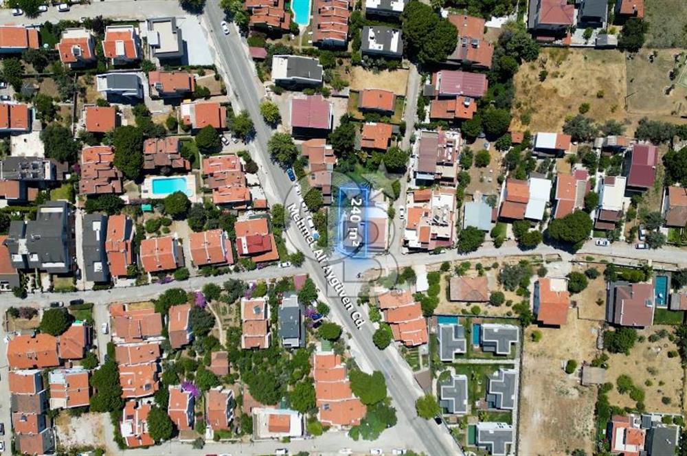 Çeşmealtında Satılık 5+1 Müstakil Villa
