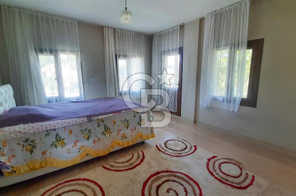 Çeşmealtında Satılık 5+1 Müstakil Villa