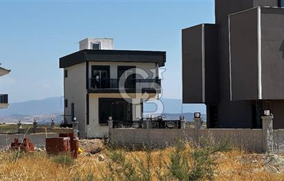 İZMİR DİKİLİ ÇANDARLIDA DENİZE 200 M NATAMAM MÜSTAKİL VİLLA