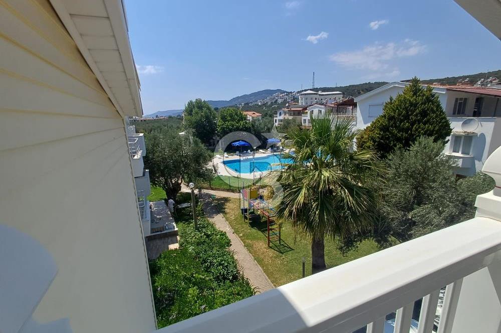 🏡 Balıkesir Edremit Narlı’da Havuzlu Sitede Geniş Tripleks Villa
