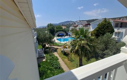 🏡 Balıkesir Edremit Narlı’da Havuzlu Sitede Geniş Tripleks Villa