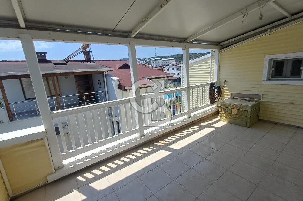 🏡 Balıkesir Edremit Narlı’da Havuzlu Sitede Geniş Tripleks Villa