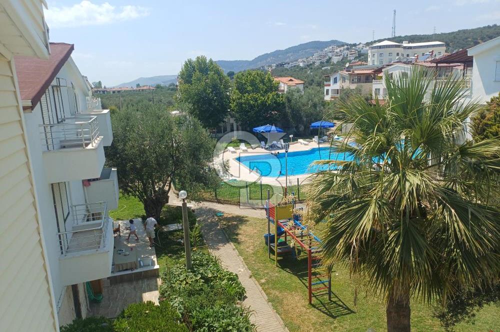 🏡 Balıkesir Edremit Narlı’da Havuzlu Sitede Geniş Tripleks Villa