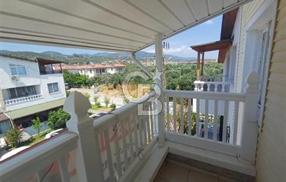 🏡 Balıkesir Edremit Narlı’da Havuzlu Sitede Geniş Tripleks Villa