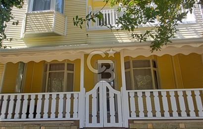 🏡 Balıkesir Edremit Narlı’da Havuzlu Sitede Geniş Tripleks Villa