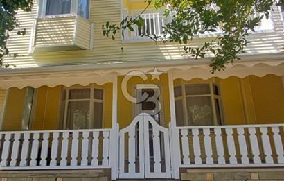 🏡 Balıkesir Edremit Narlı’da Havuzlu Sitede Geniş Tripleks Villa