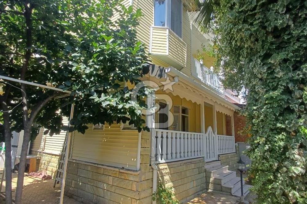 🏡 Balıkesir Edremit Narlı’da Havuzlu Sitede Geniş Tripleks Villa
