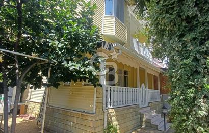 🏡 Balıkesir Edremit Narlı’da Havuzlu Sitede Geniş Tripleks Villa