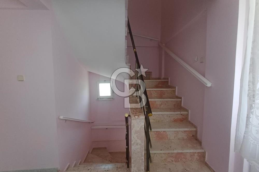 🏡 Balıkesir Edremit Narlı’da Havuzlu Sitede Geniş Tripleks Villa