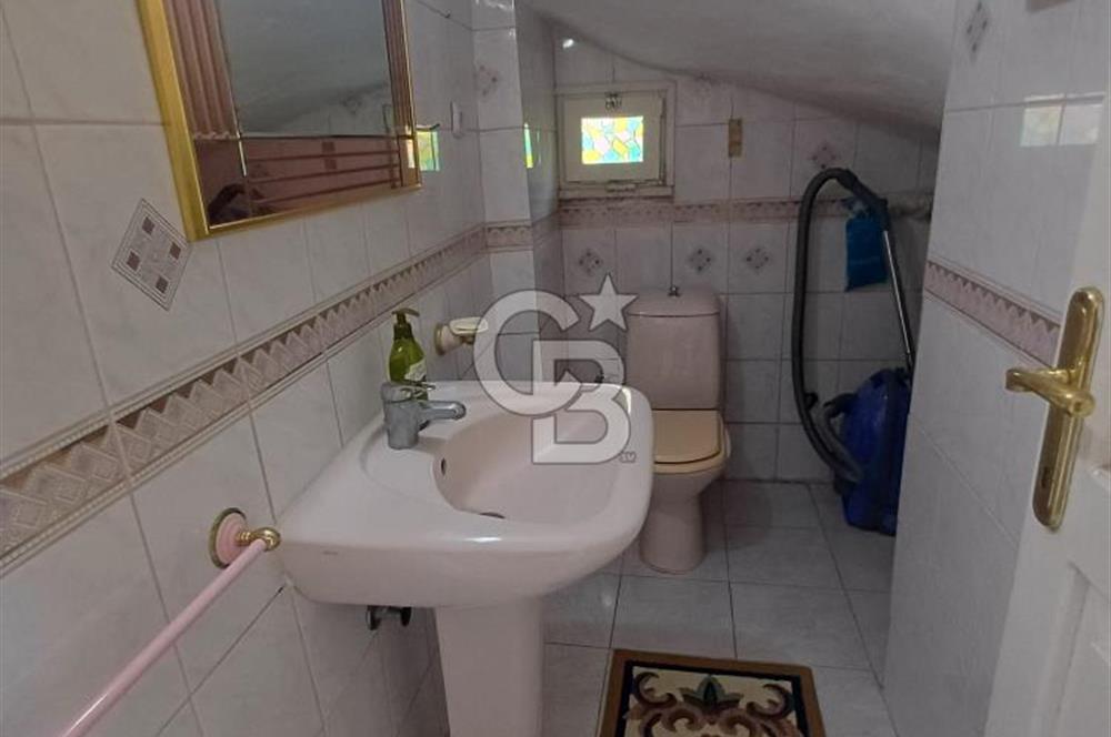 🏡 Balıkesir Edremit Narlı’da Havuzlu Sitede Geniş Tripleks Villa