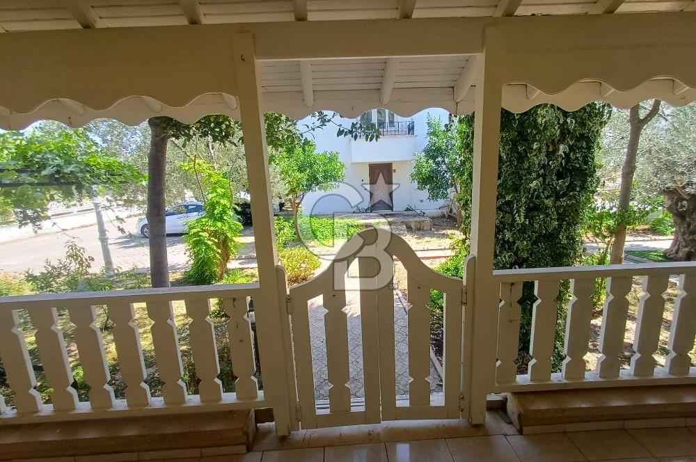 🏡 Balıkesir Edremit Narlı’da Havuzlu Sitede Geniş Tripleks Villa