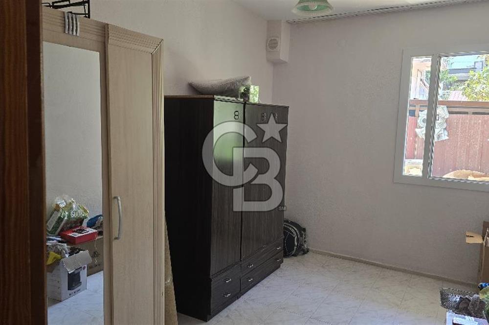 Foça Hacıveli Mahallesinde Kiralık 3+1 Kapalı Mutfak Daire