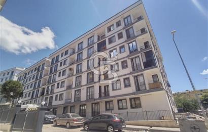 Maltepe Aydınevler 2+1 balkonlu köşe daire
