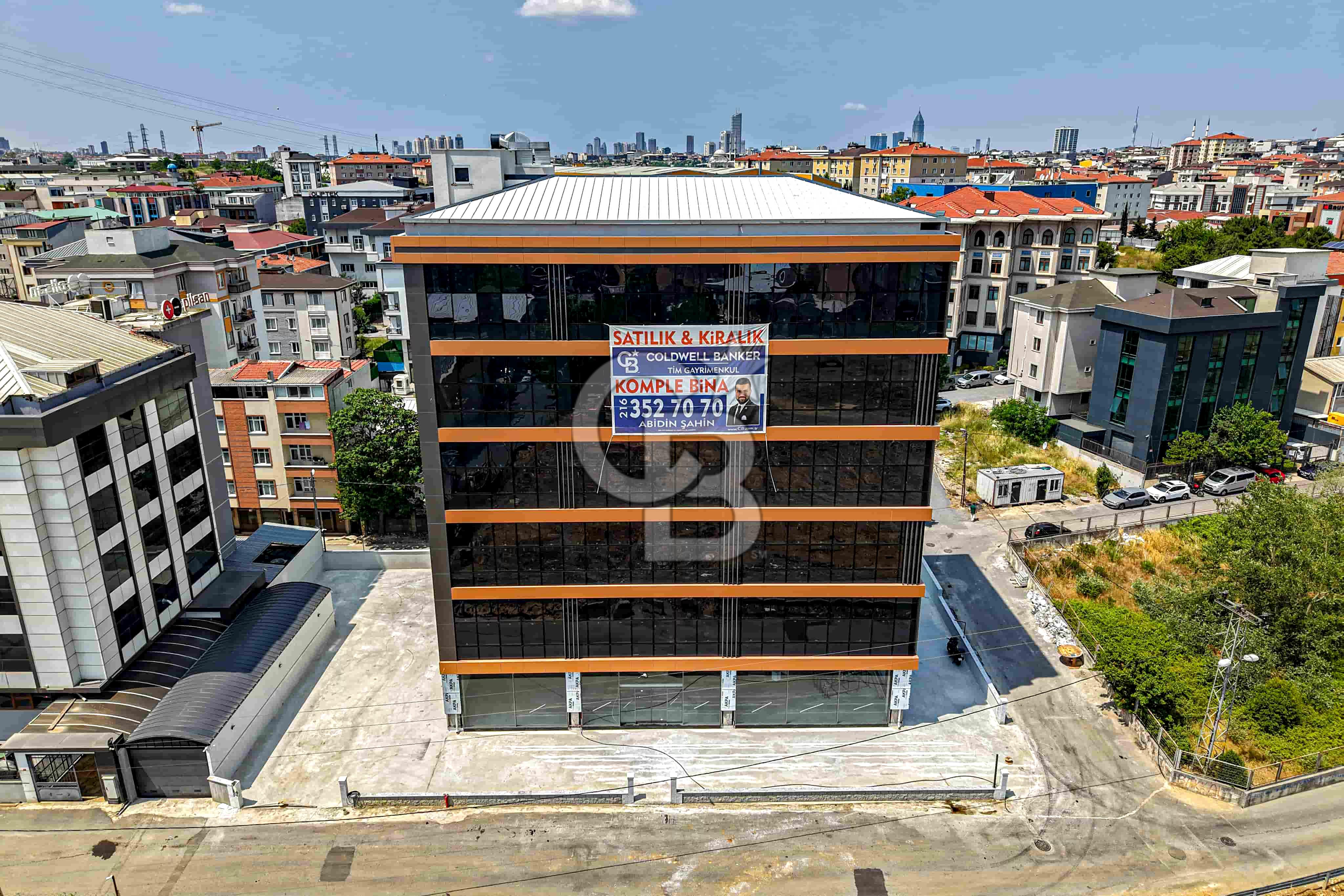ÜMRANİYEDE TABELA DEĞERİ YÜKSEK 4.575 M2 SATILIK SIFIR PLAZA