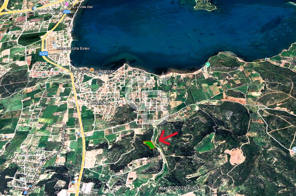 Urla Torasan’da Deniz Manzaralı 9242 m² Arazi