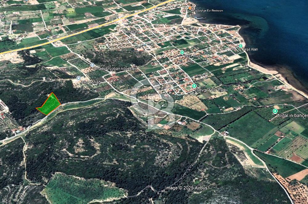 Urla Torasan’da Deniz Manzaralı 9242 m² Arazi