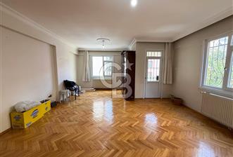 Maltepe Bağlarbaşı Mahallesinde Merkezi Konumda Geniş 3+1