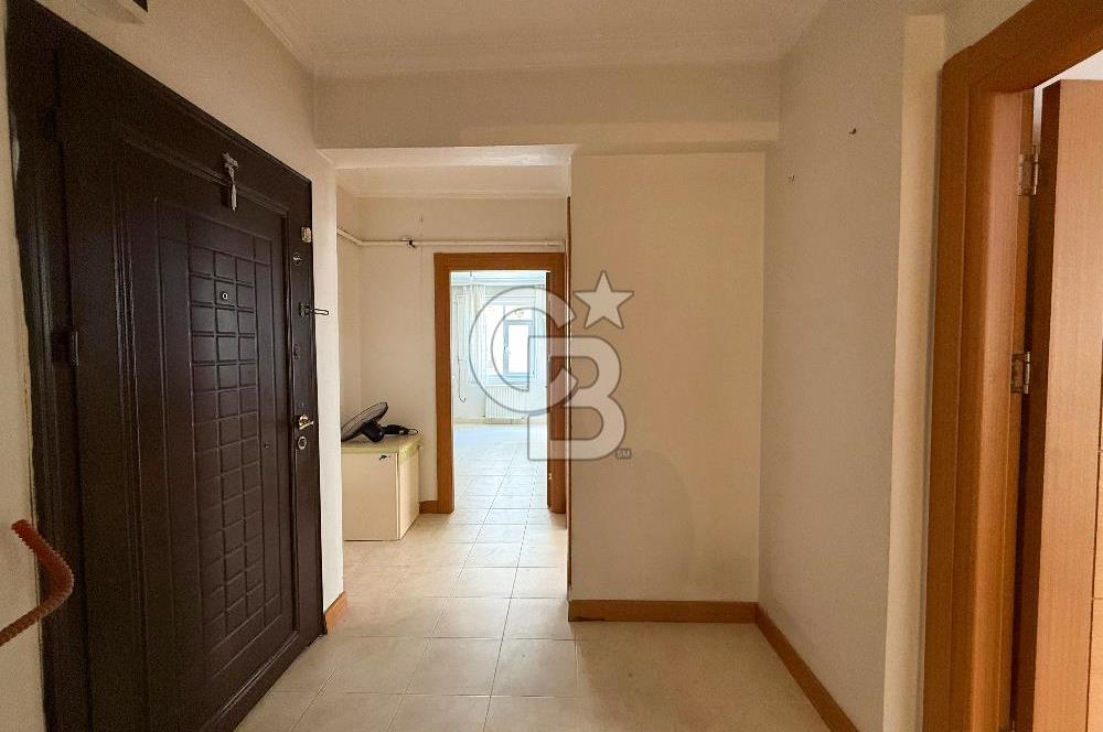Maltepe Bağlarbaşı Mahallesinde Merkezi Konumda Geniş 3+1
