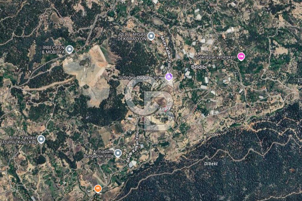 Kaş Sütleğen’ de  1.353 m² Etrafı Taş Duvar Çevrili  Satılık Tarla