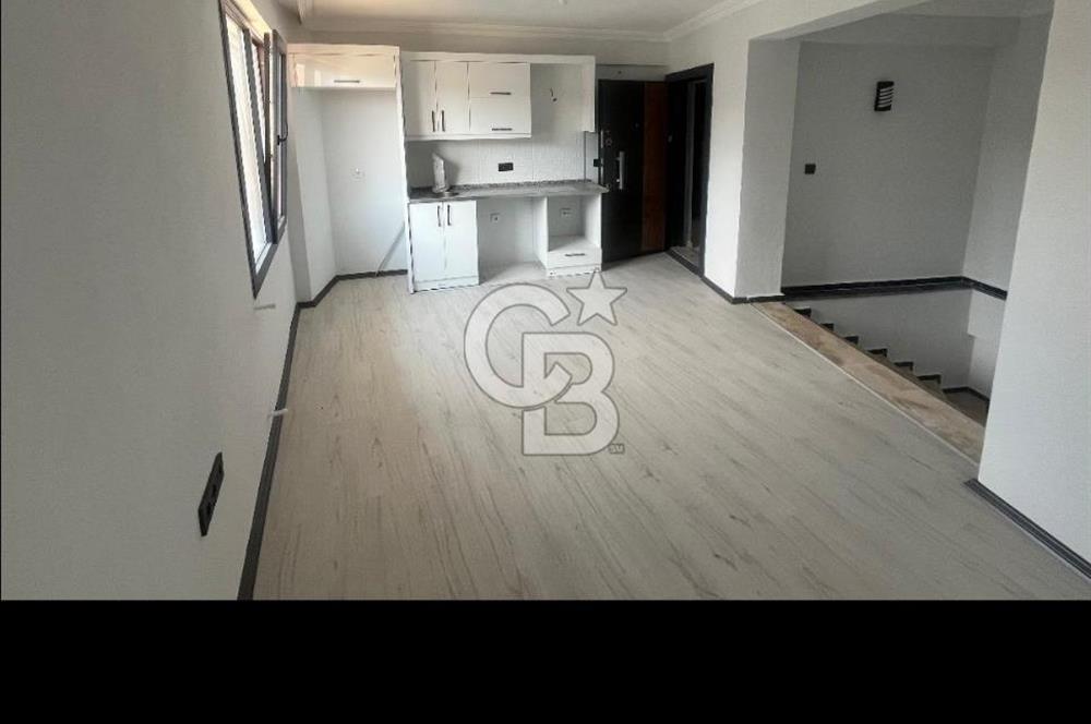 İzmir Foçada Bağarası Sitede 3+1 Bahçe Dubleks 