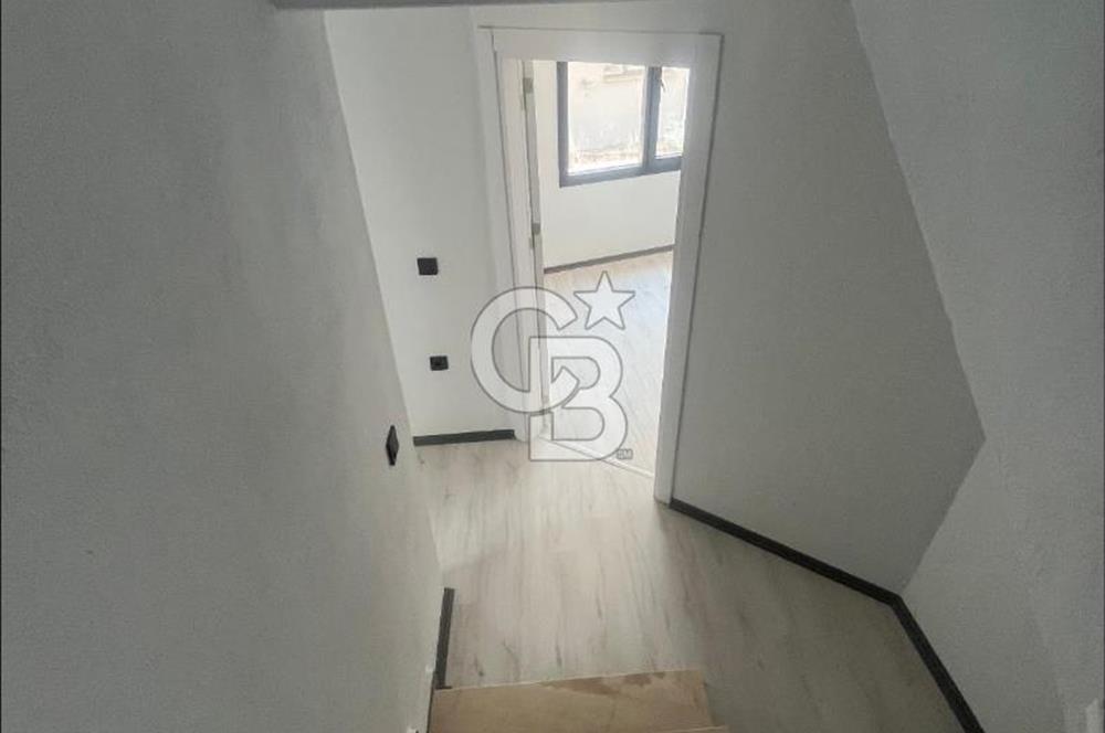 İzmir Foçada Bağarası Sitede 3+1 Bahçe Dubleks 