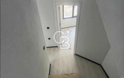 İzmir Foçada Bağarası Sitede 3+1 Bahçe Dubleks 