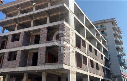 İzmir Karşıyaka 'da Cadde üzeri Satılık 2+1 Lüks Daire